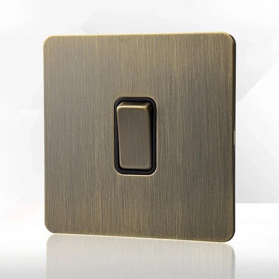 Bronzas stila gaismas slēdzis 